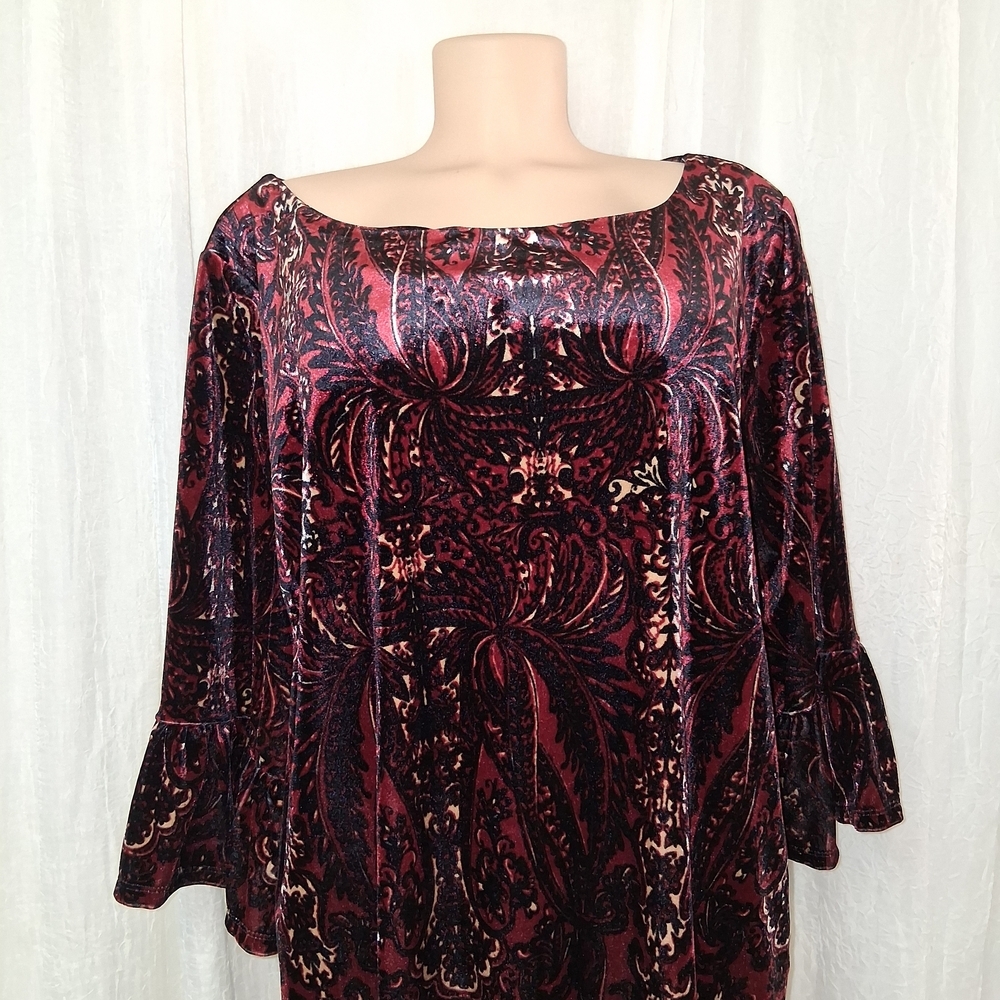 Avenue Women Size 26/28 Burgundy Velvet Long Sleeve Dress - Picture 4 of 16